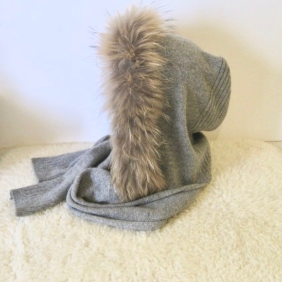 Max & Moi Cashmere Knit Hood w/Ties and Fur Trim - Picture 3 of 9